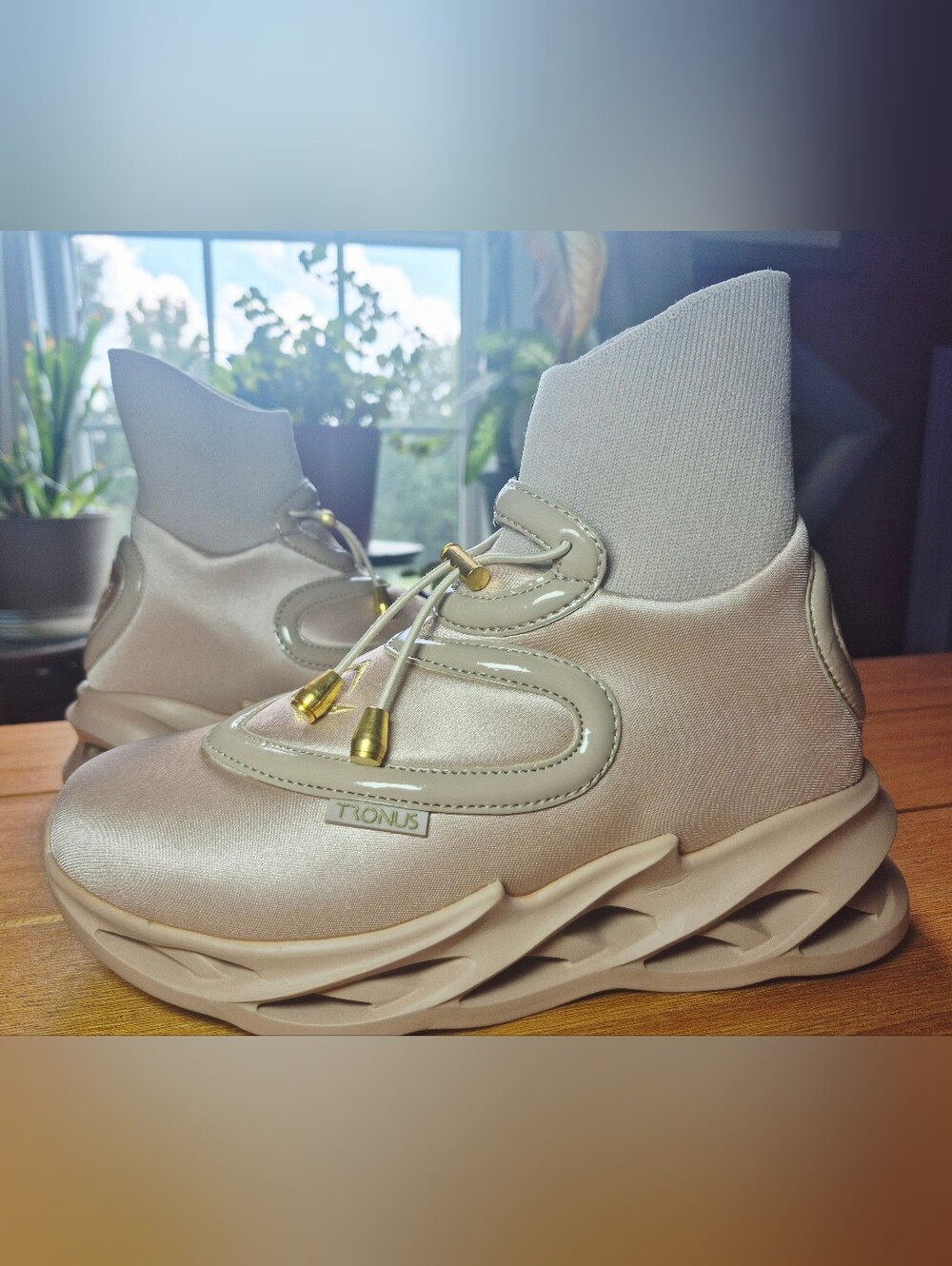 TRONUS Sand Luxe Cushioned High-Top Sneakers - Womens Size 5.5